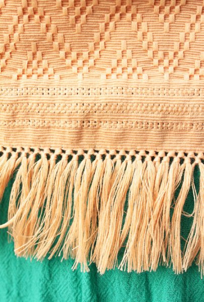 画像4: 手織りとマクラメ編みのウィピルトップス  (4)