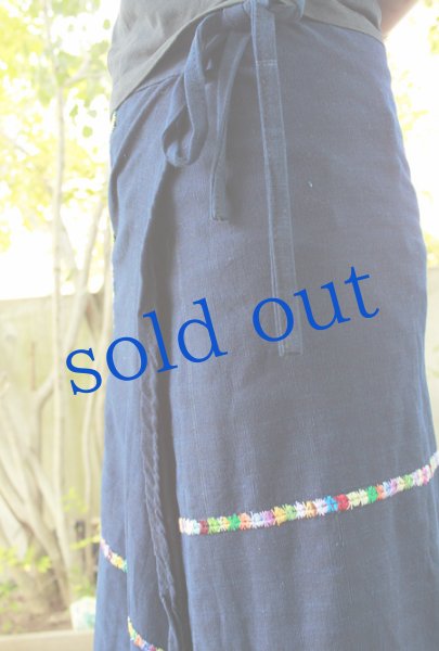 画像4: 藍の織と刺繍のインディアンスカート (4)