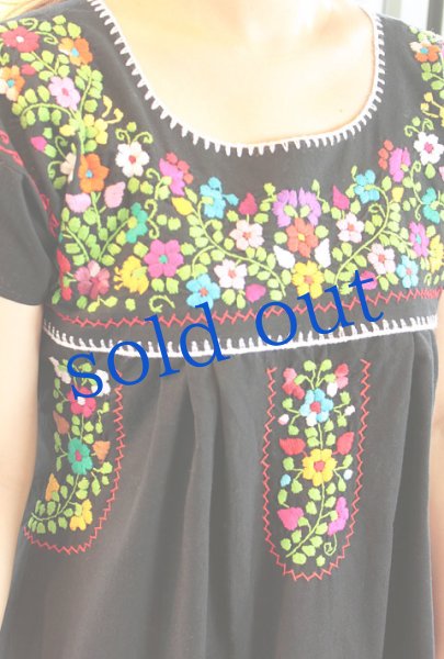 画像2: プエブラ州定番刺繍ワンピース  (2)