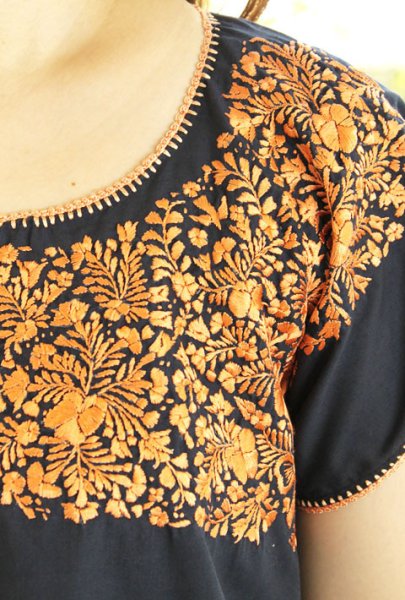 画像2: サンアントニーノ刺繍ウィピルトップス (2)