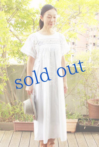 画像2: 「サンアントニーノ」刺繍ドレス (2)