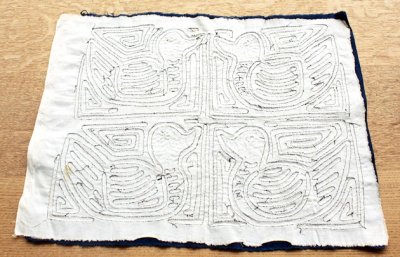 画像2: モラ刺繍クロス[約42cm×33cm]