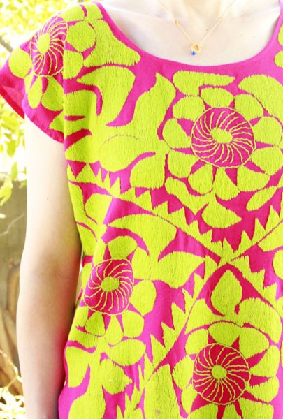 画像1: トゥクステペック刺繍ウイピルトップス (1)