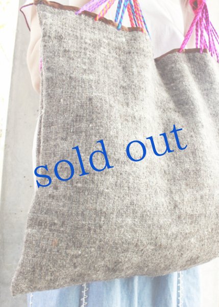 画像4: 手つむぎ・手織りウールのバッグ (4)