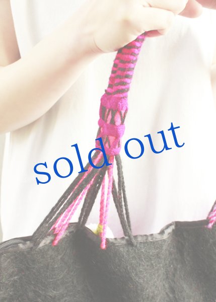 画像4: チャムラの羊毛織生地と刺繍バッグ (4)