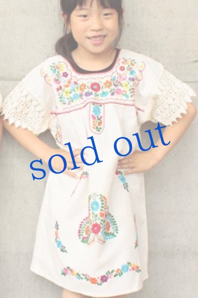 画像5: レース袖のメキシコ刺繍のワンピース　 (5)