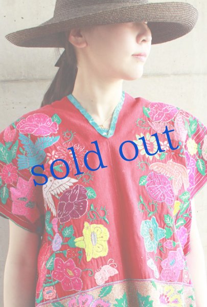 画像4: シナカンタン村の本格民族衣装　 (4)