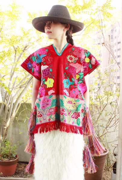 画像3: シナカンタン村の本格民族衣装　 (3)