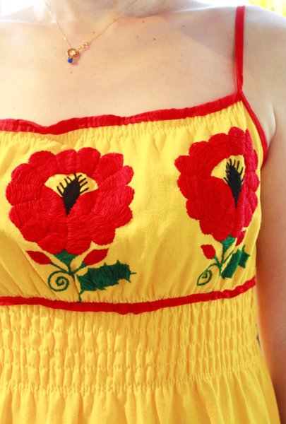 画像2: オアハカ大ぶり花刺繍キャミトップス (2)