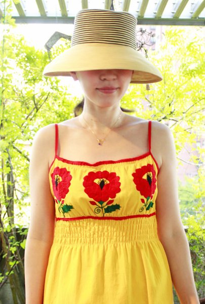 画像1: オアハカ大ぶり花刺繍キャミトップス (1)