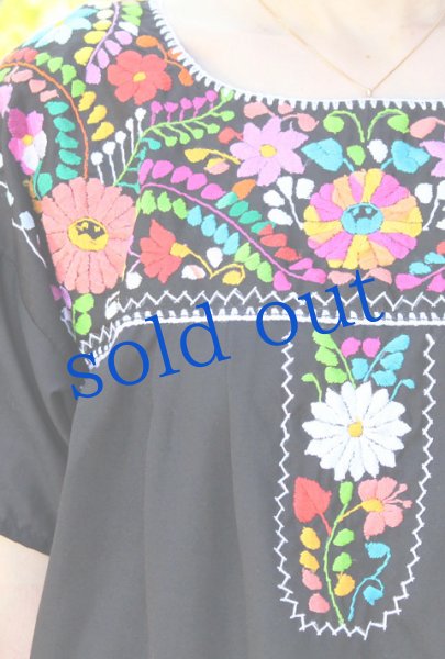 画像2: マンタ生地のメキシコ刺繍ワンピース　 (2)