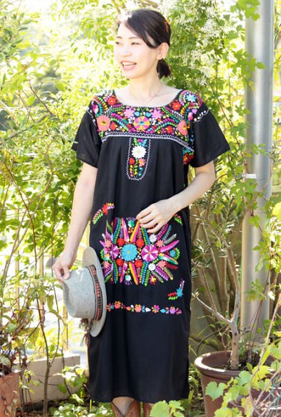 画像1: マンタ生地のメキシコ刺繍ワンピース　