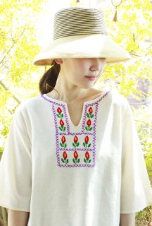 サンアントニーノ刺繍ブラウスマリアさんの刺繍XLサイズ
