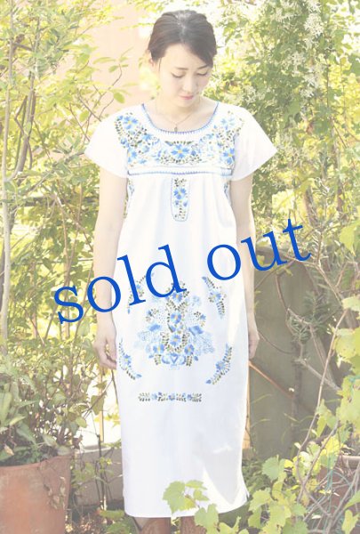 画像3: 蝶と孔雀メキシコ刺繍ワンピース (3)