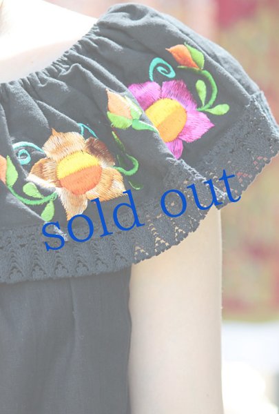 画像2: メキシコ刺繍オフショルダートップス (2)