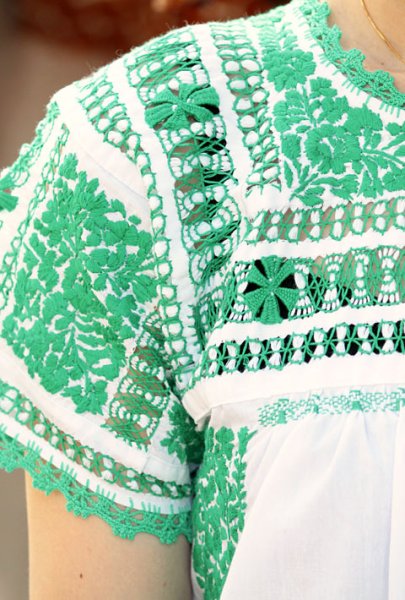 画像2: 「サンアントニーノ」 刺繍チュニックブラウス (2)