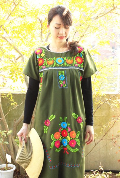 画像1: 定番メキシコ刺繍ワンピース (1)