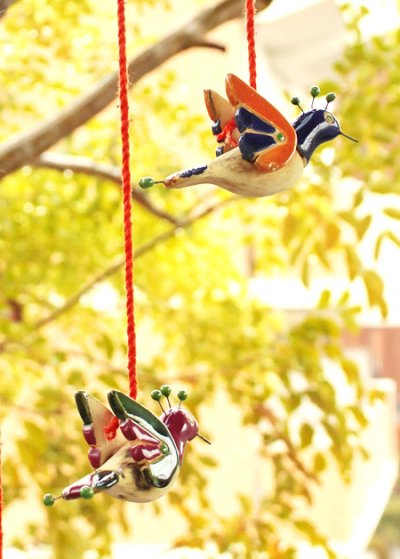 画像2: コロンビア陶器の小鳥モビール