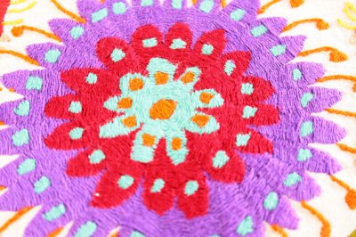 画像2: オトミの刺繍絵 44cm×35cm