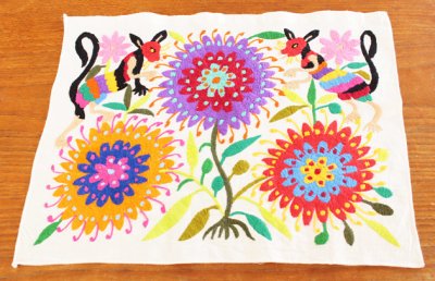 画像3: オトミの刺繍絵 44cm×35cm