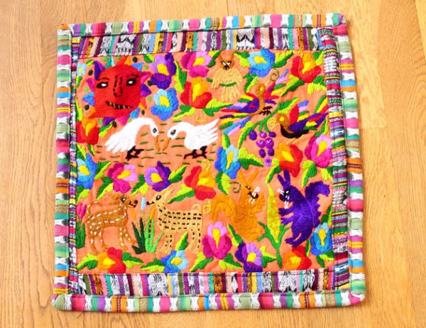 画像5: グアテマラ刺繍のクッションカバー　 (5)