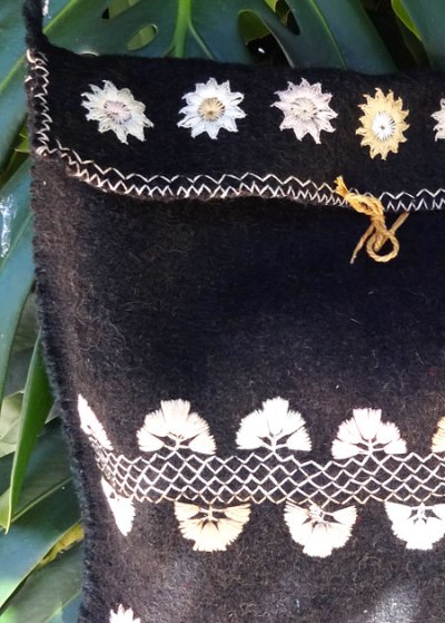 画像3: 手つむぎ・手織りウールの刺繍チャムラバッグ大