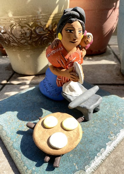 画像1: アギラールファミリーの陶人形　 (1)