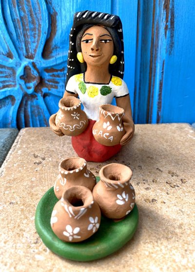 画像1: アギラールファミリーの陶人形