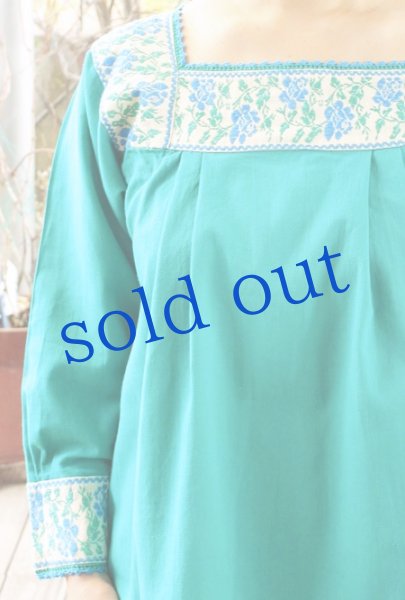 画像2: プエブラ州ナワ族の刺繍長そでブラウス　 (2)