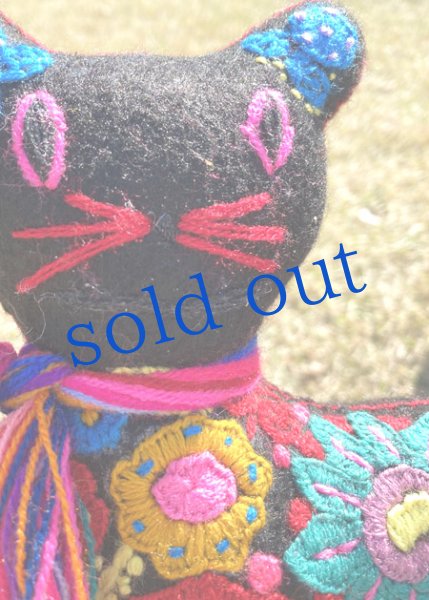 画像1: 刺繍いっぱい黒猫 (1)