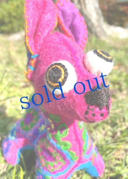 画像2: 刺繍いっぱいチワワ (2)