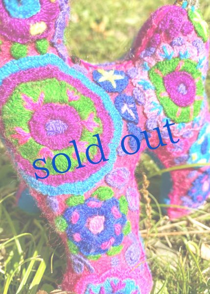 画像4: 刺繍いっぱいチワワ (4)