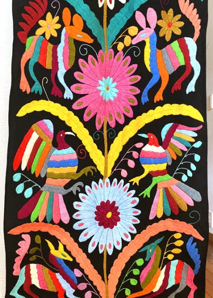 画像1: オトミの刺繍タペストリー　テーブルセンター (1)