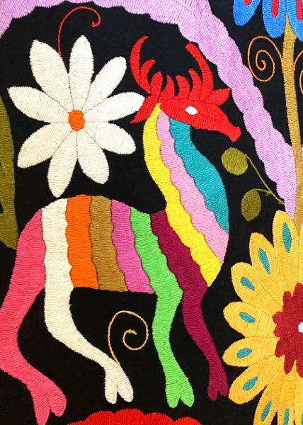 画像4: オトミの刺繍タペストリー　テーブルセンター (4)