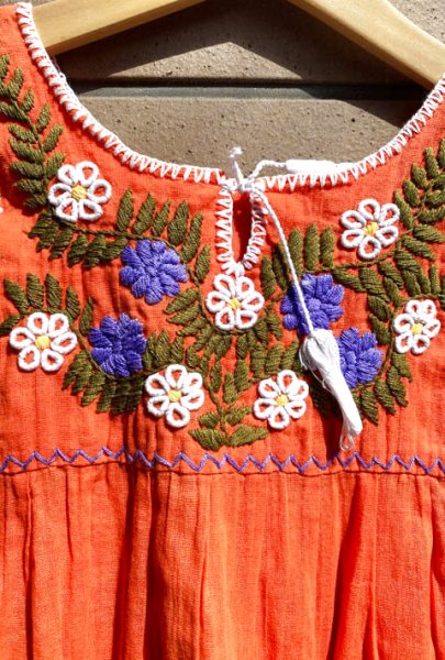 画像2: メキシコ刺繍のワンピース  (2)