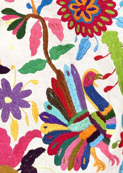 画像3: 1/4サイズ細かな刺繍　オトミの刺繍絵特大サイズ