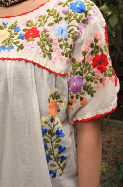 画像3: 再入荷ガーゼ刺繍のチュニックワンピース (3)