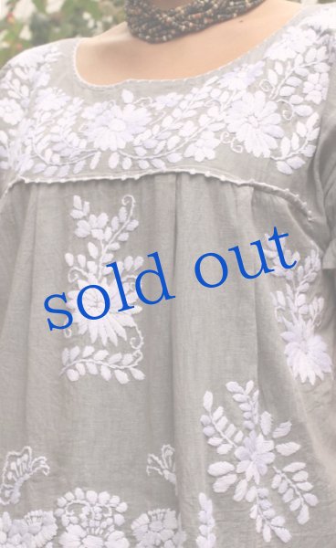 画像3: パフスリーブのガーゼ刺繍ブラウス (3)