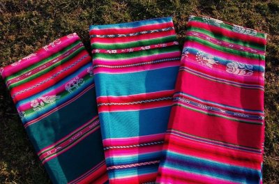 画像2: ボリビアの手織り布（147ｃｍ×139）