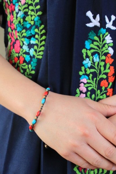 画像3: 珊瑚色・ターコイズのビーズとワックスコードのブレス (3)