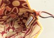 画像5: イタリア本革・ココナッツビーズ刺繍のデザイナーバッグ (5)