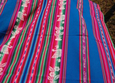 画像2: ボリビアウールの手織り布「アヒルさん」（118cm×117ｃｍ）