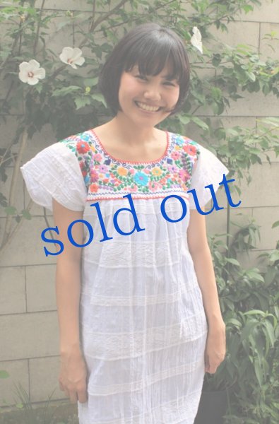 画像2: レースとメキシコ刺繍のワンピース (2)