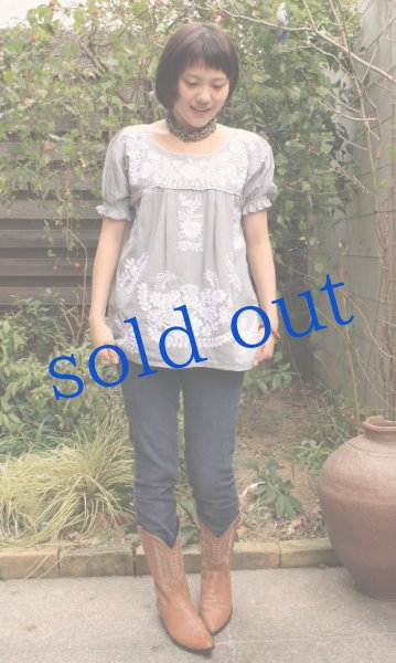 画像2: パフスリーブのガーゼ刺繍ブラウス (2)