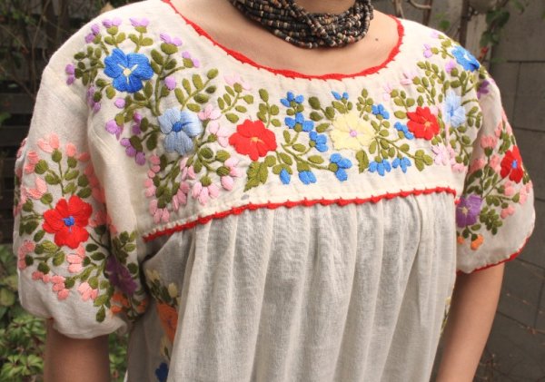 画像4: 再入荷ガーゼ刺繍のチュニックワンピース (4)