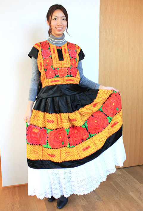フチタンの刺繍民族衣装テワナ刺繍 イスモの刺繍 上下セット