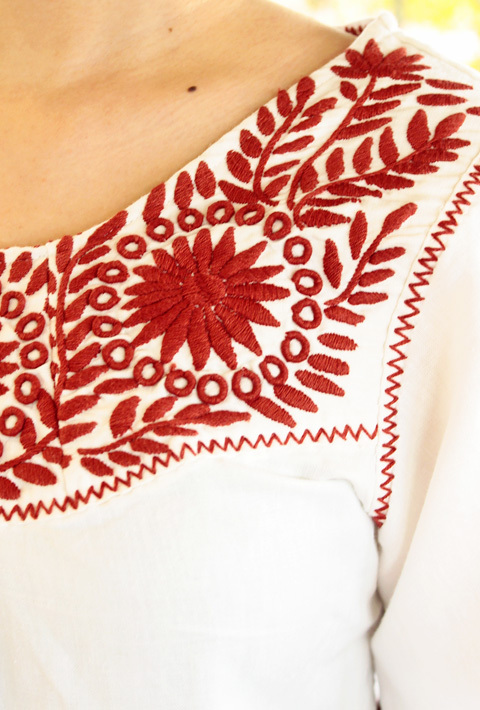リネン生地のチアパス刺繍トップス アグアカテナンゴ
