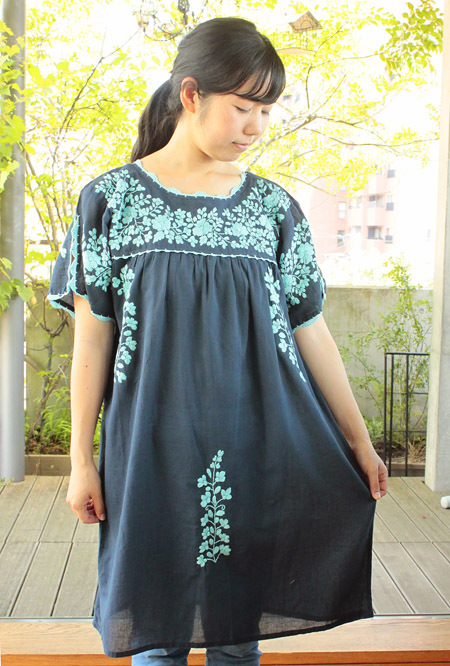 ガーゼ刺繍のチュニックワンピース