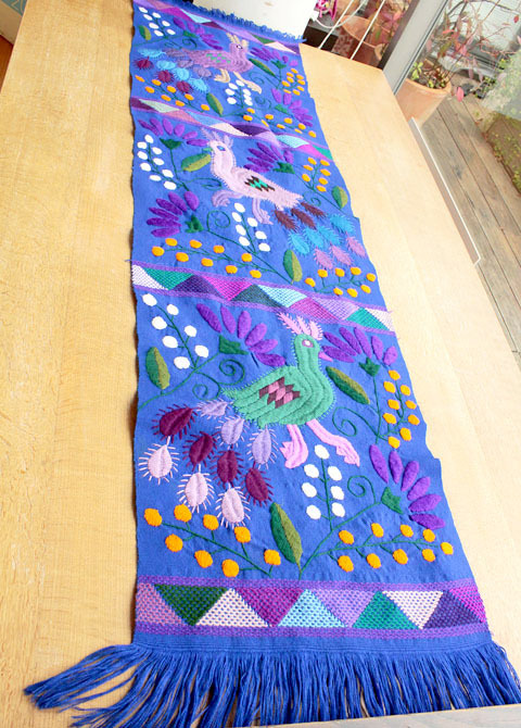 オトミ族の手刺繍クロスメキシコの刺繍・テキスタイル