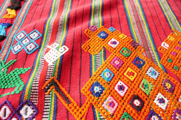 グアテマラ手織り布ラグ マンタ チチカステナンゴ ガテマラ布
